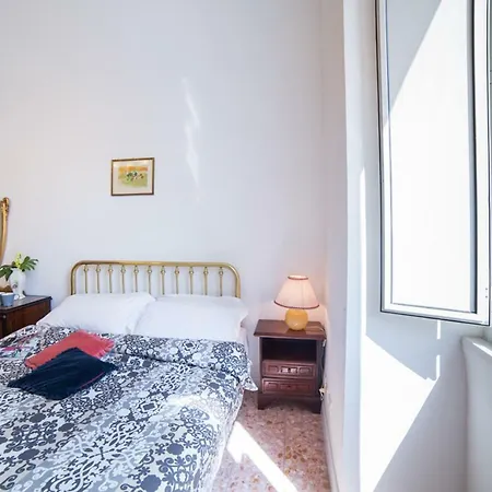 Domus Aurea 295 דירה