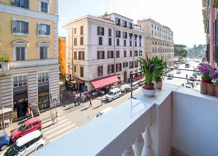 Domus Aurea 295 아파트