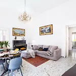 Domus Aurea 295 *