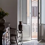 Domus Aurea 295 דירה *