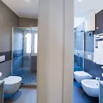 Domus Aurea 295 דירה